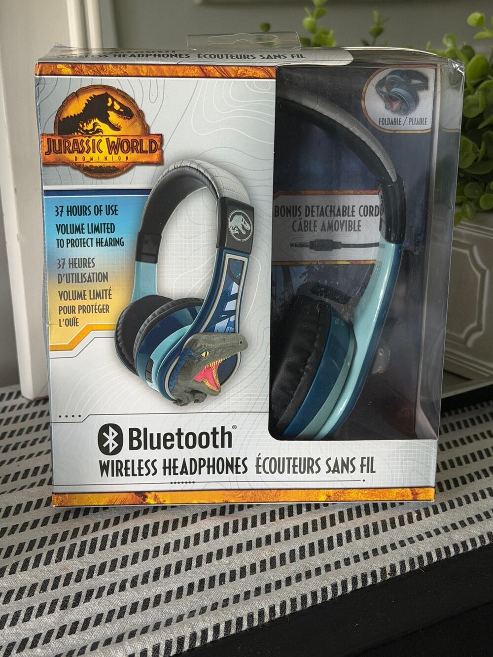 Jurassic World Dominion Bluetooth Wireless Headphones eKids 3D Blue Raptor New
